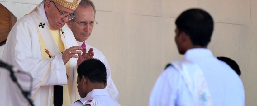 El Papa ordena en Bangladesh a 16 nuevos sacerdotes nativos